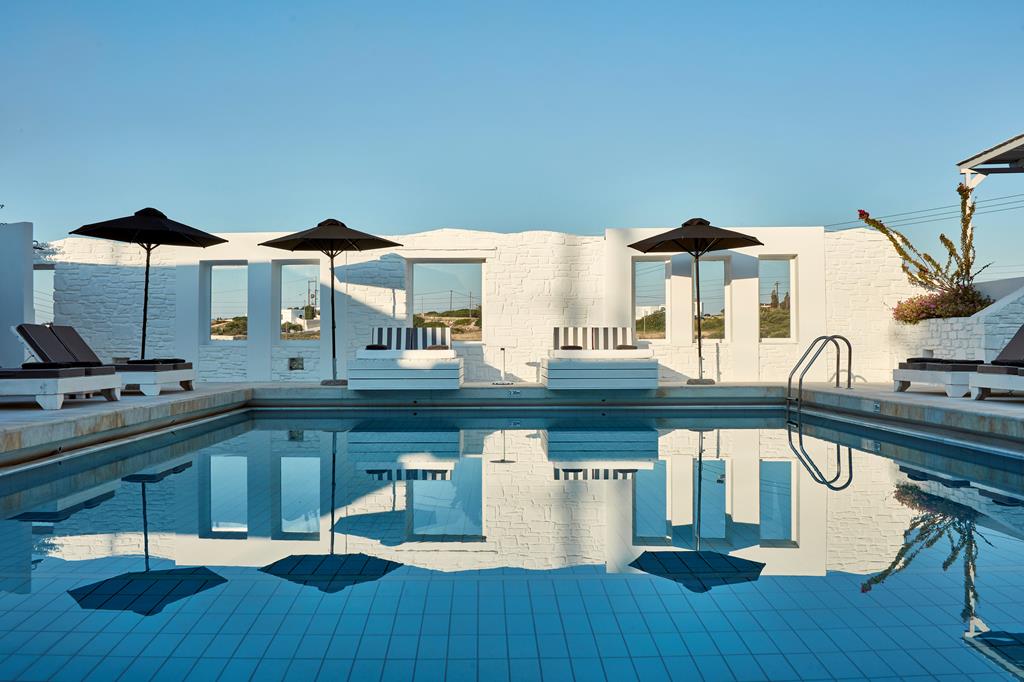 Mr & Mrs White Paros Suites & More.