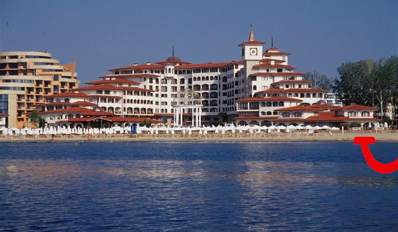 Royal Palace Helena Sands