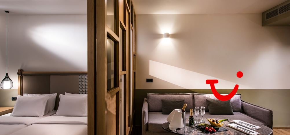 Petousis Hotel & Suites