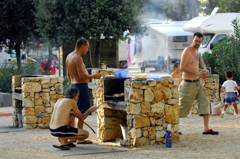 Goedkope zonvakantie Noord Dalmatië 🏝️ Zaton Holiday Resort