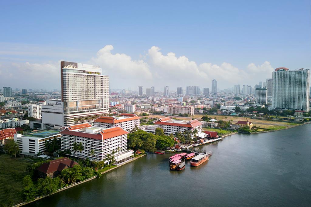 anantara-riverside-bangkok-resort