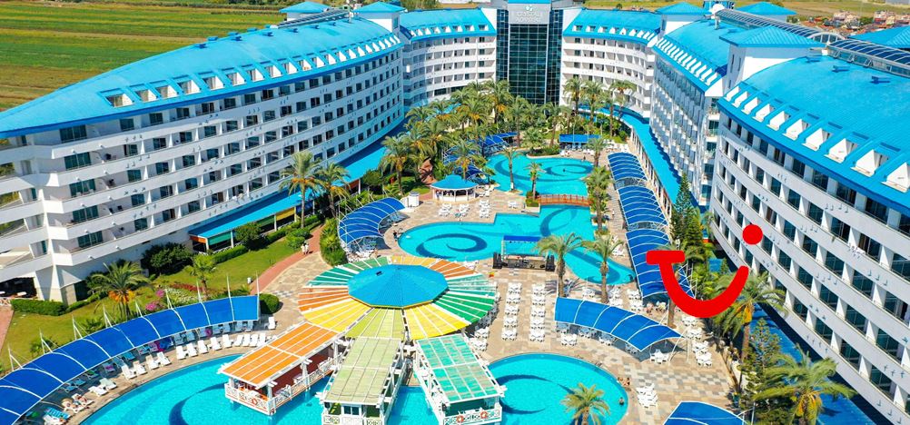 Crystal Admiral Resort Suites & Spa