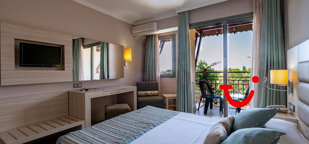 Palmeras Beach Hotel