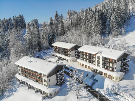 Lekker goedkoop op wintersport Beieren ❄ 4 Dagen logies Mondi Resort Oberstaufen