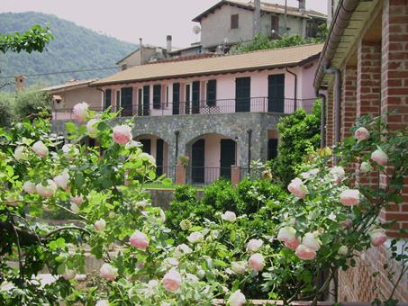 Ontspannen vakantie Italiaanse Rivièra ☀ 4 Dagen logies Agriturismo Borgo Ameno