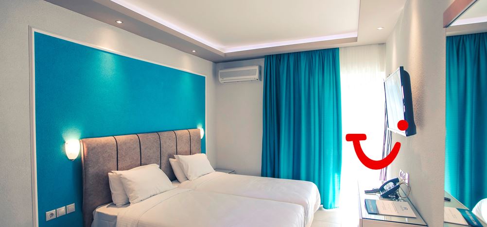 Royal Hotel and Suites