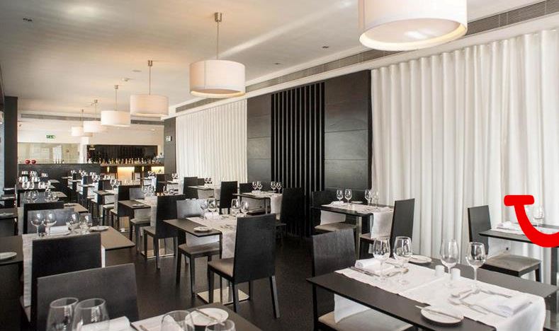 LUTECIA Smart Design Hotel - SuperHalfs