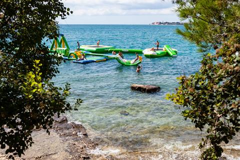 Vakantiedeal vakantie Istrië ⏩ Lanterna Premium Camping Resort Happy Camp 8 Dagen  €300,-