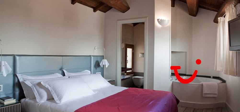Navona Palace Luxury Inn