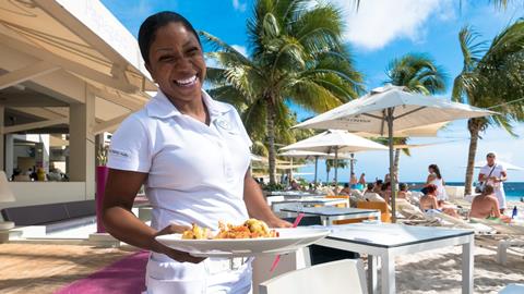 Vakantie 4* Curacao € 1674,- ❖ Papagayo Beach Hotel Golf