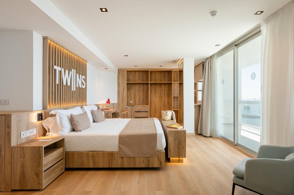 The Ibiza TwIIns