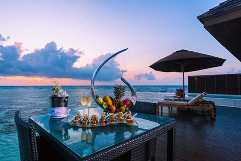 Fantastische zonvakantie Malediven 🏝️ Lily Beach Resort & Spa