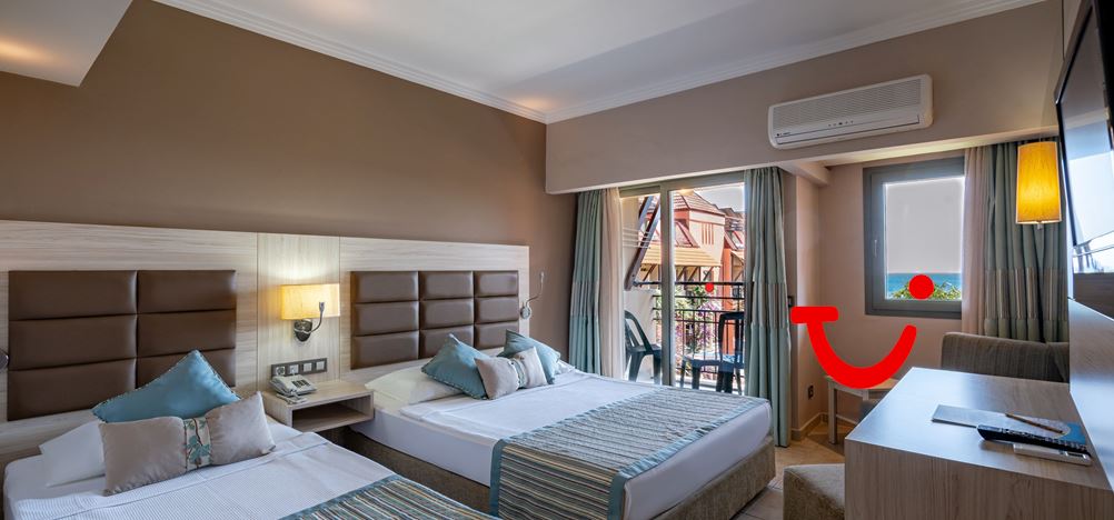 Palmeras Beach Hotel