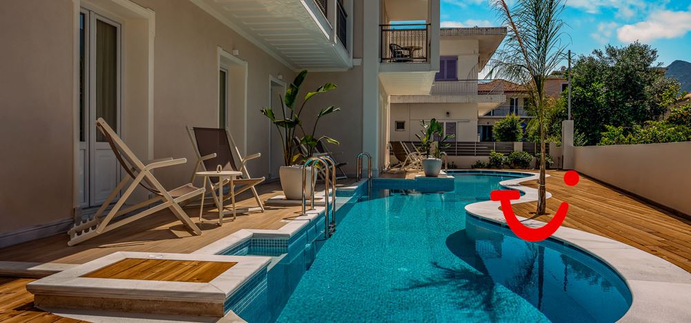 Royal Nidri Suites