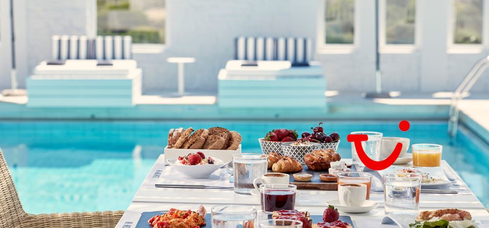 Mr. & Mrs. White Paros