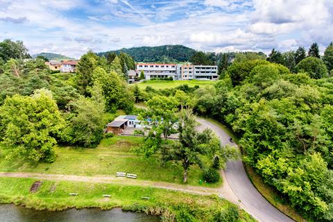Seehotel am Stausee Duitsland Eifel Gerolstein sfeerfoto groot