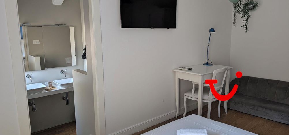 Cosmopolitan Central Rooms