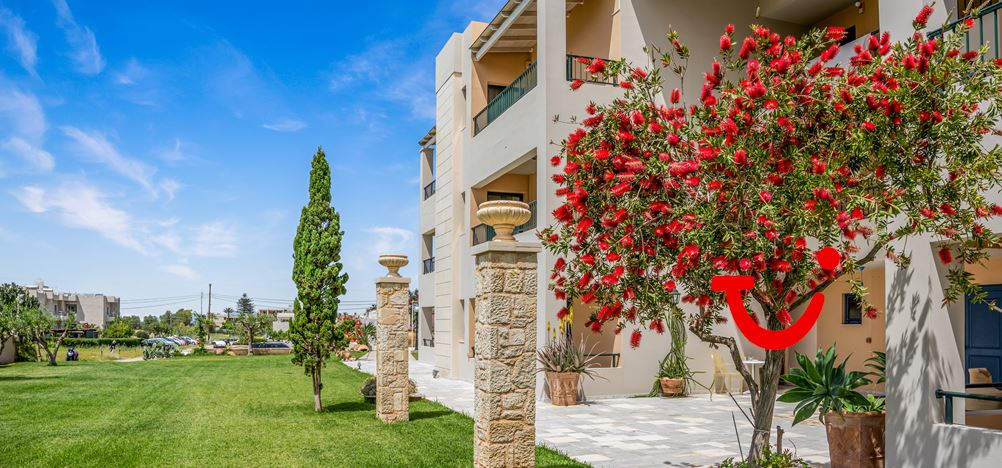 Golden Bay Apartments - Garden Haven