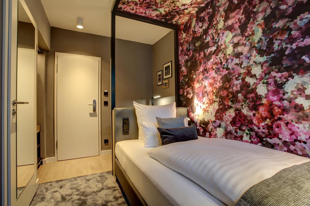vienna-house-easy-by-wyndham-hamburg-city