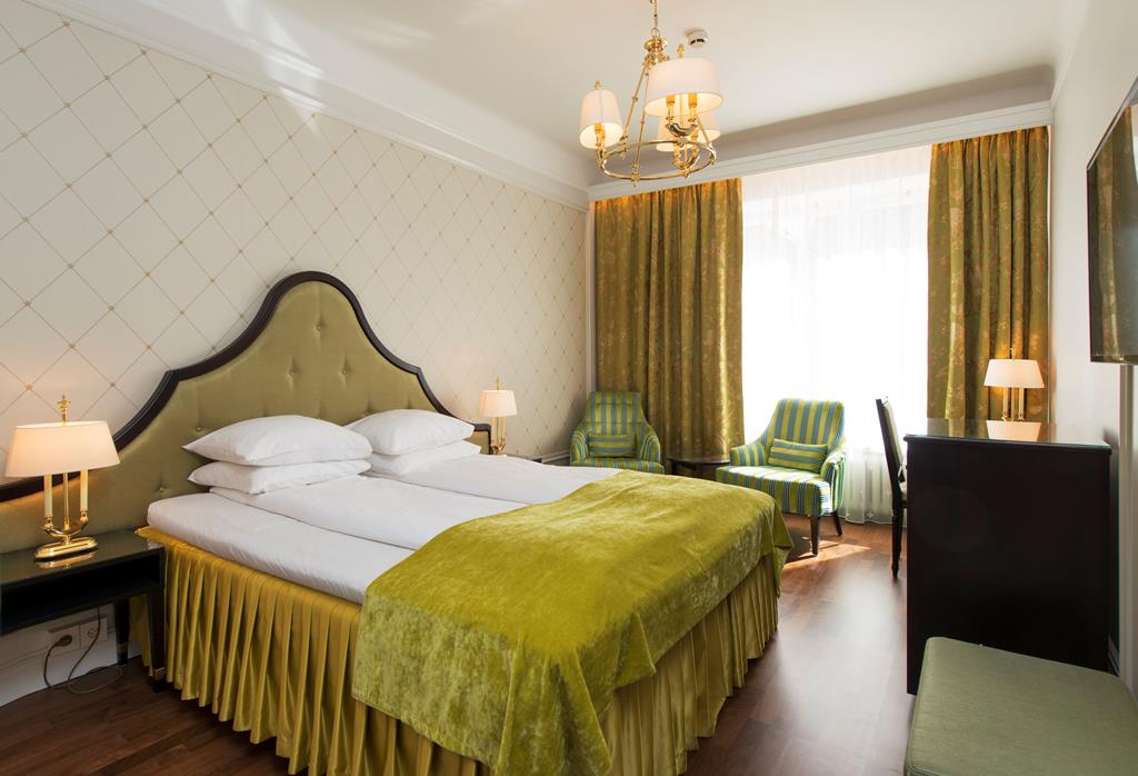 hotel-bristol