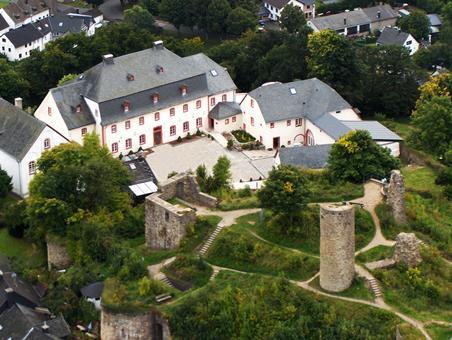Autovakantie Burghaus & Villa Kronenburg in Dahlem (Nordrhein-Westfalen, Duitsland)