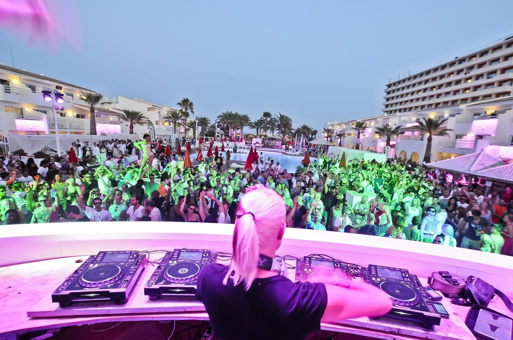 ushuaia-ibiza-beach-tower