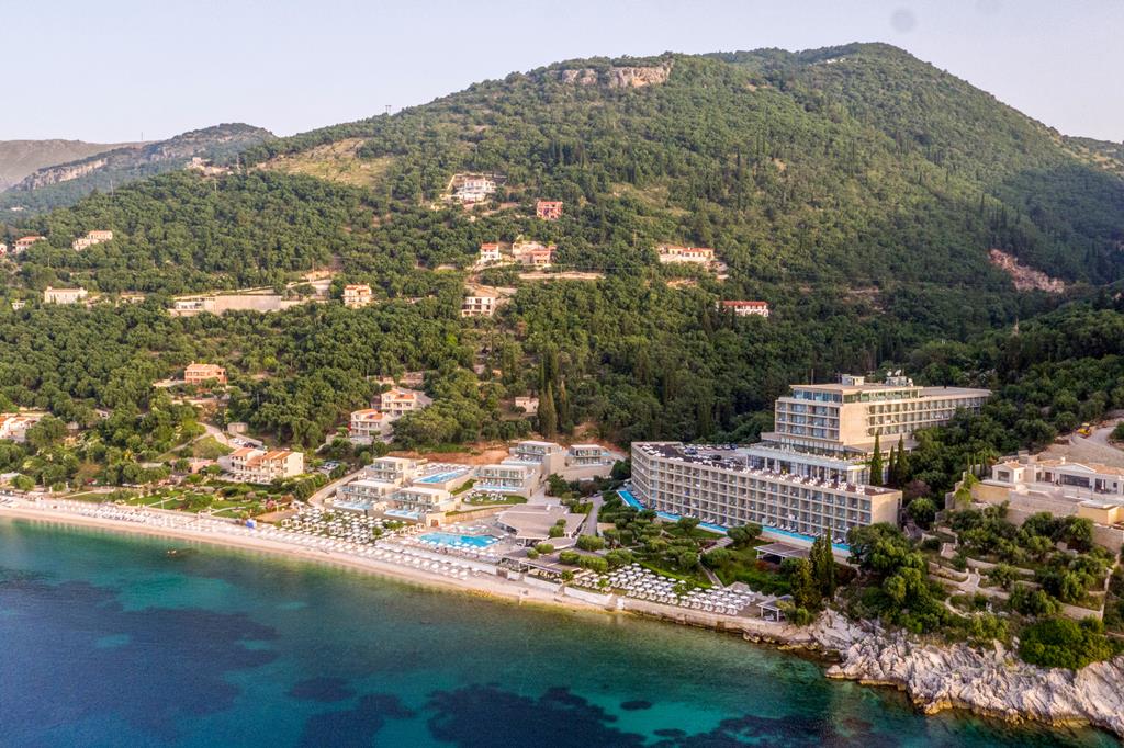 Online bestellen: TUI BLUE Atlantica Nissaki Beach