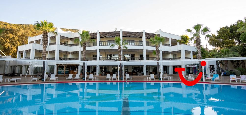 Latanya Beach Resort