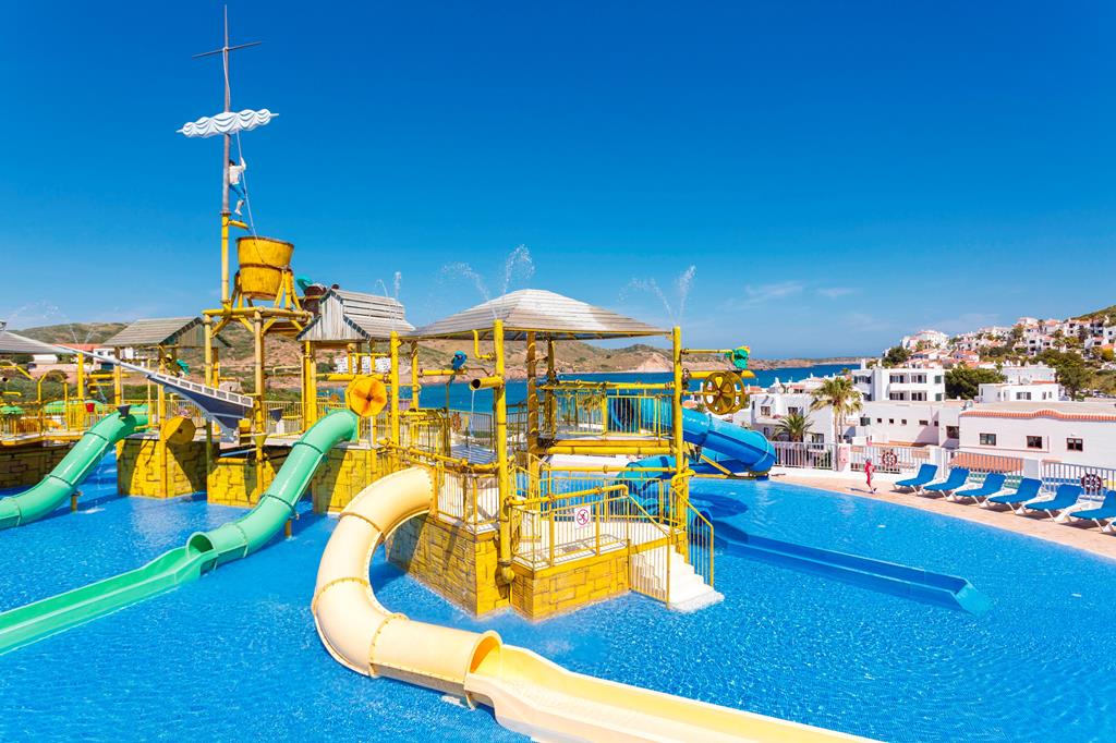 fergus-club-carema-splash