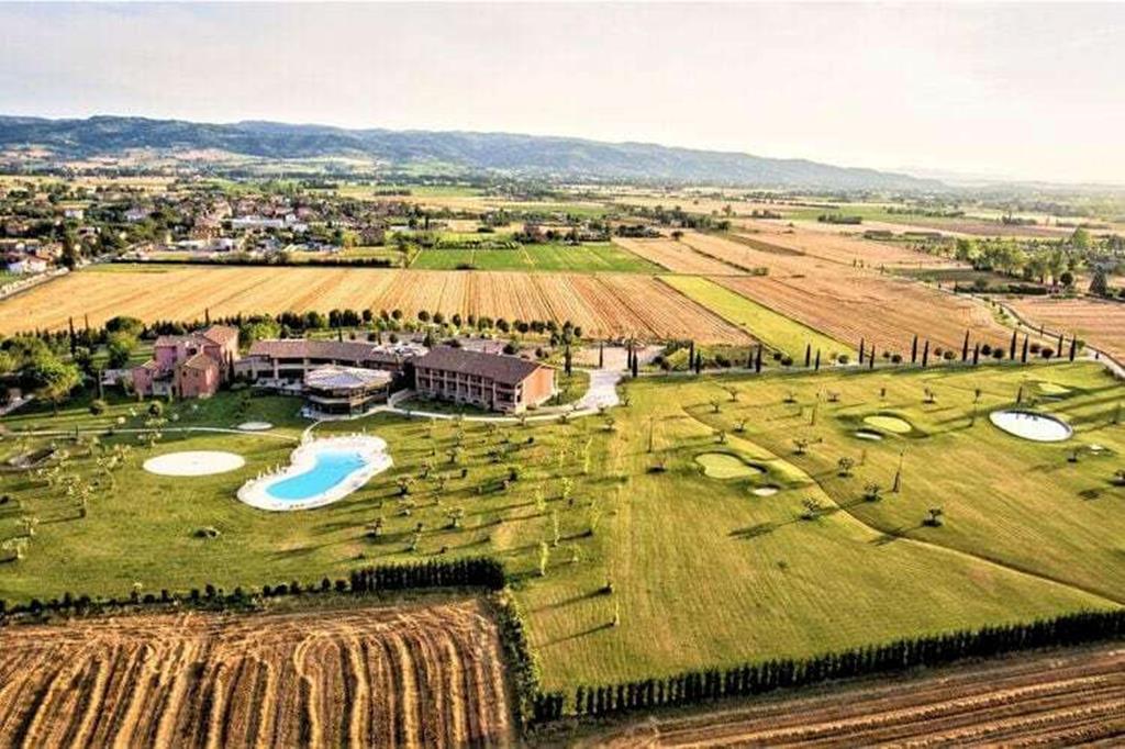 Online bestellen: Valle Di Assisi Resort