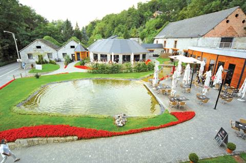 Actie aanbieding vakantie Ardennen 🚗️ 4 Dagen logies ontbijt Les Jardins De La Molignee