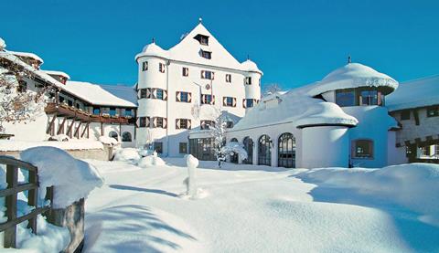 Hotel Fieberbrunn - Schlosshotel Rosenegg - Kasteel hotel inclusief skipas in Fieberbrunn