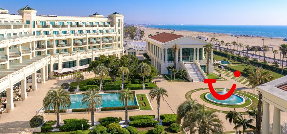 Las Arenas Balneario Resort