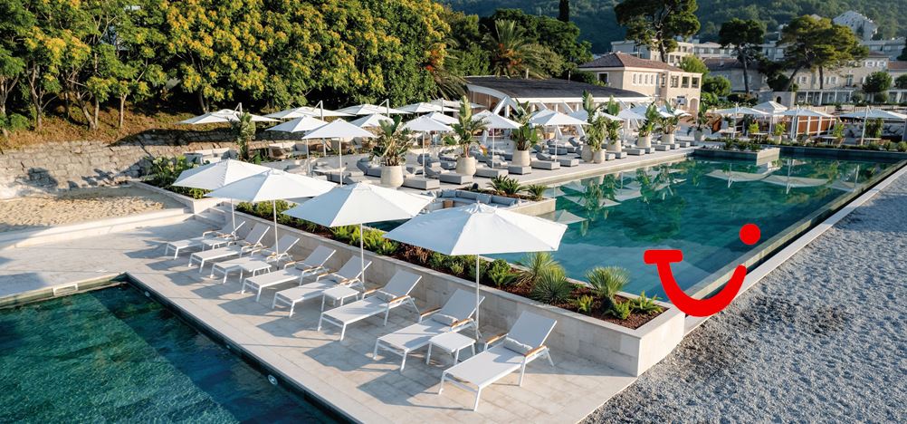 Lazure Hotel & Marina