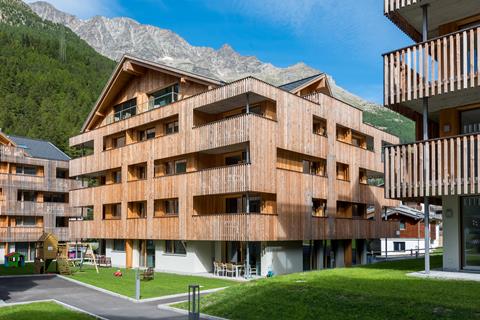 Montela Zwitserland Saasdal Saas Grund sfeerfoto groot