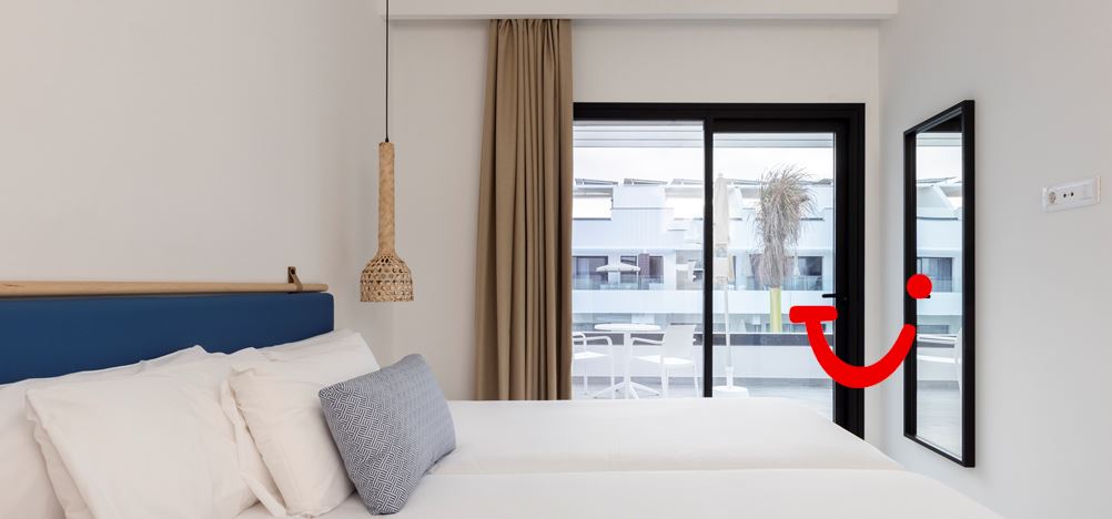 Esmeralda Cotillo Homes by LIVVO