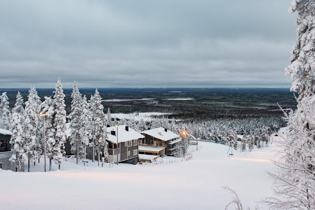 SKI INN Pyhälinna Finland Lapland Pyhätunturi sfeerfoto groot