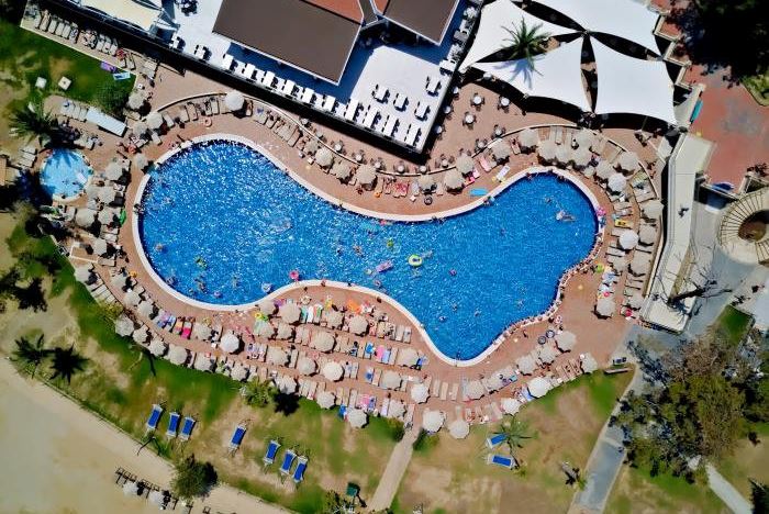 Long Beach Club Nature