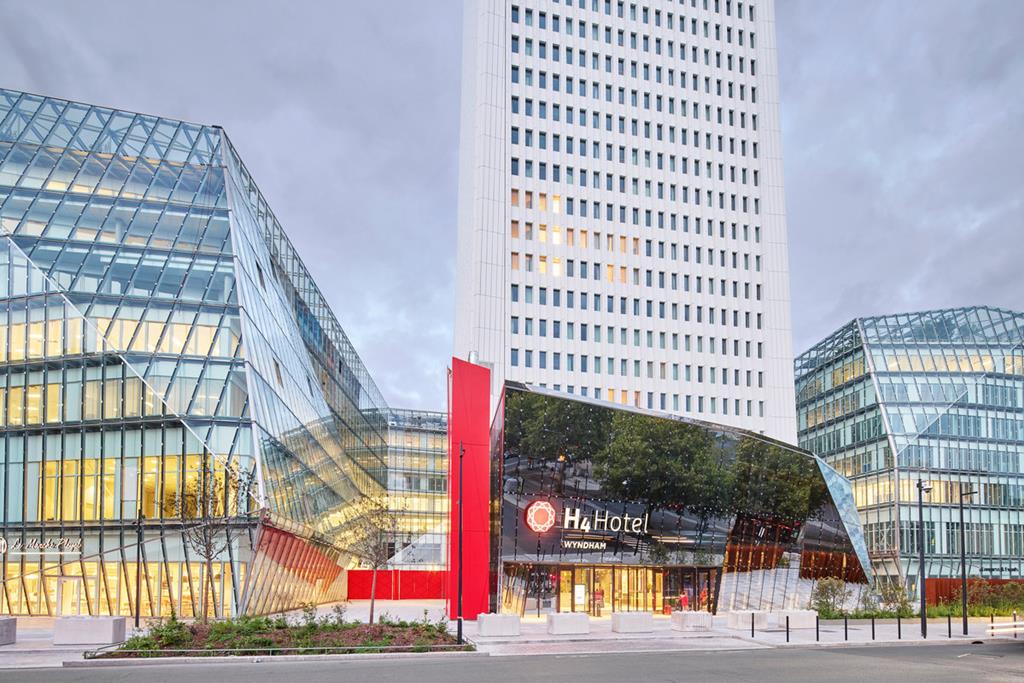 Roadtrip 4* Parijs Ile de France - Frankrijk € 344,- ➤ H4 Hotel Wyndham Paris Pleyel Resort