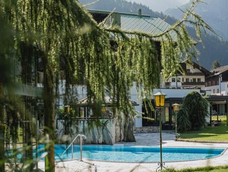 Goedkoop op autovakantie Ski Zillertal 3000 ⏩ 4 Dagen halfpension Neuhaus Zillertal Resort