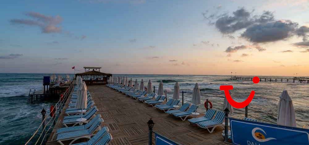 Palmeras Beach Hotel