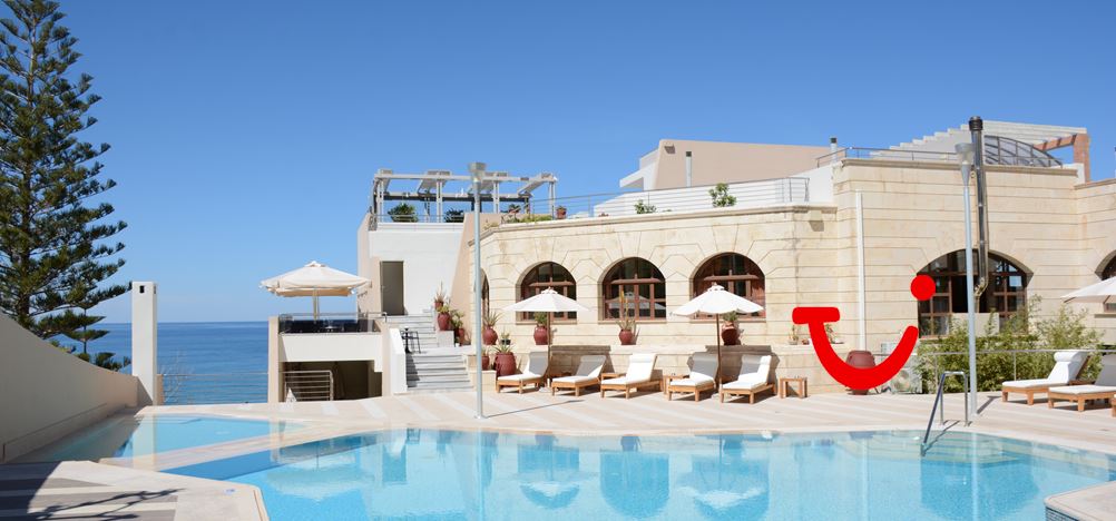 Macaris Suites & Spa