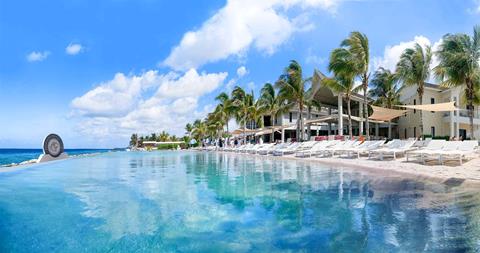 Bungalows & Villas Papagayo Beach Resort Curacao Curaçao Jan Thiel Baai sfeerfoto groot