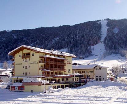 Austria Oostenrijk Ski Juwel Niederau sfeerfoto groot