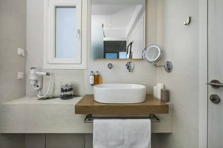 Mirablue Luxury Residences