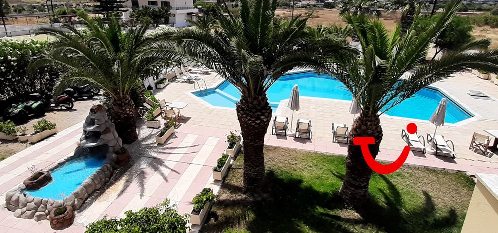 Leonidas Hotel And Studios