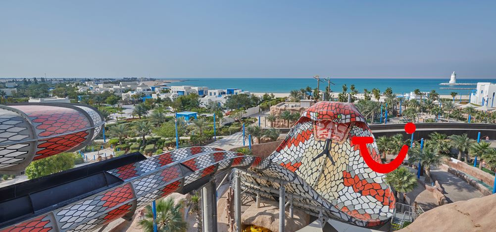Hilton Salwa Beach Resort & Villas