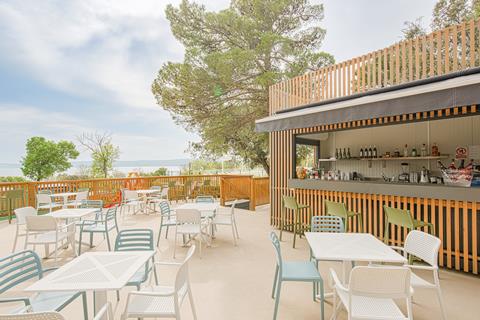 Camping 3* Kvarner Baai € 282,- ➤ hond is welkom, zwembad