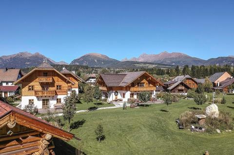 Alpenchalets Lungau by Alps Resorts Oostenrijk Salzburgerland Mariapfarr sfeerfoto groot