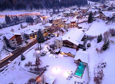 Skiën 4* Dolomieten € 818,- 【Salvadori】